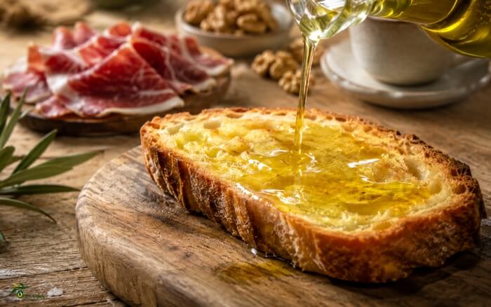 Qué aceite de oliva usar para tostadas: cómo elegir un AOVE con sabor 1 Por qué el AOVE es ideal para tostadas